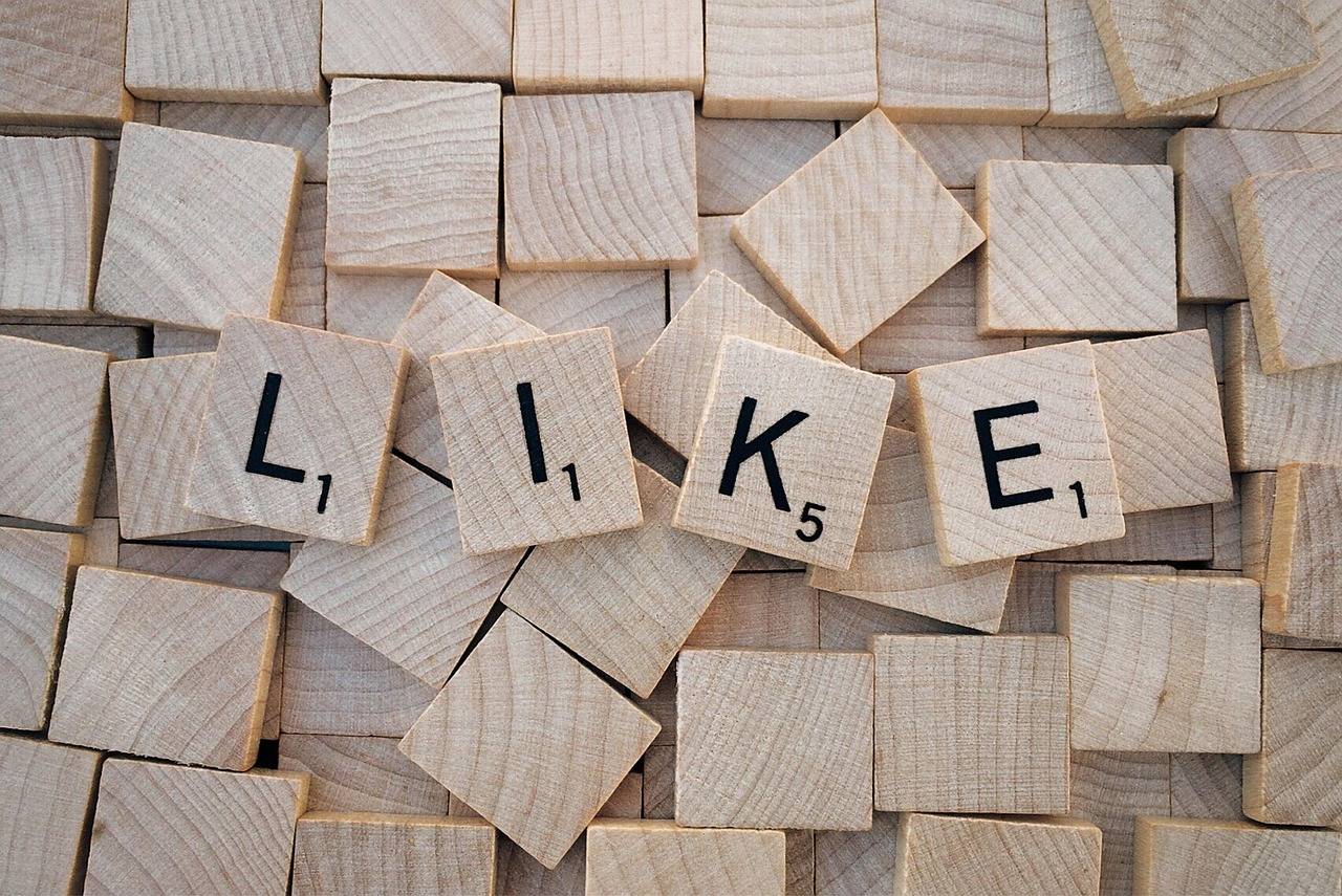 Od czego zależy ile kosztuje reklama sponsorowana na Facebooku?